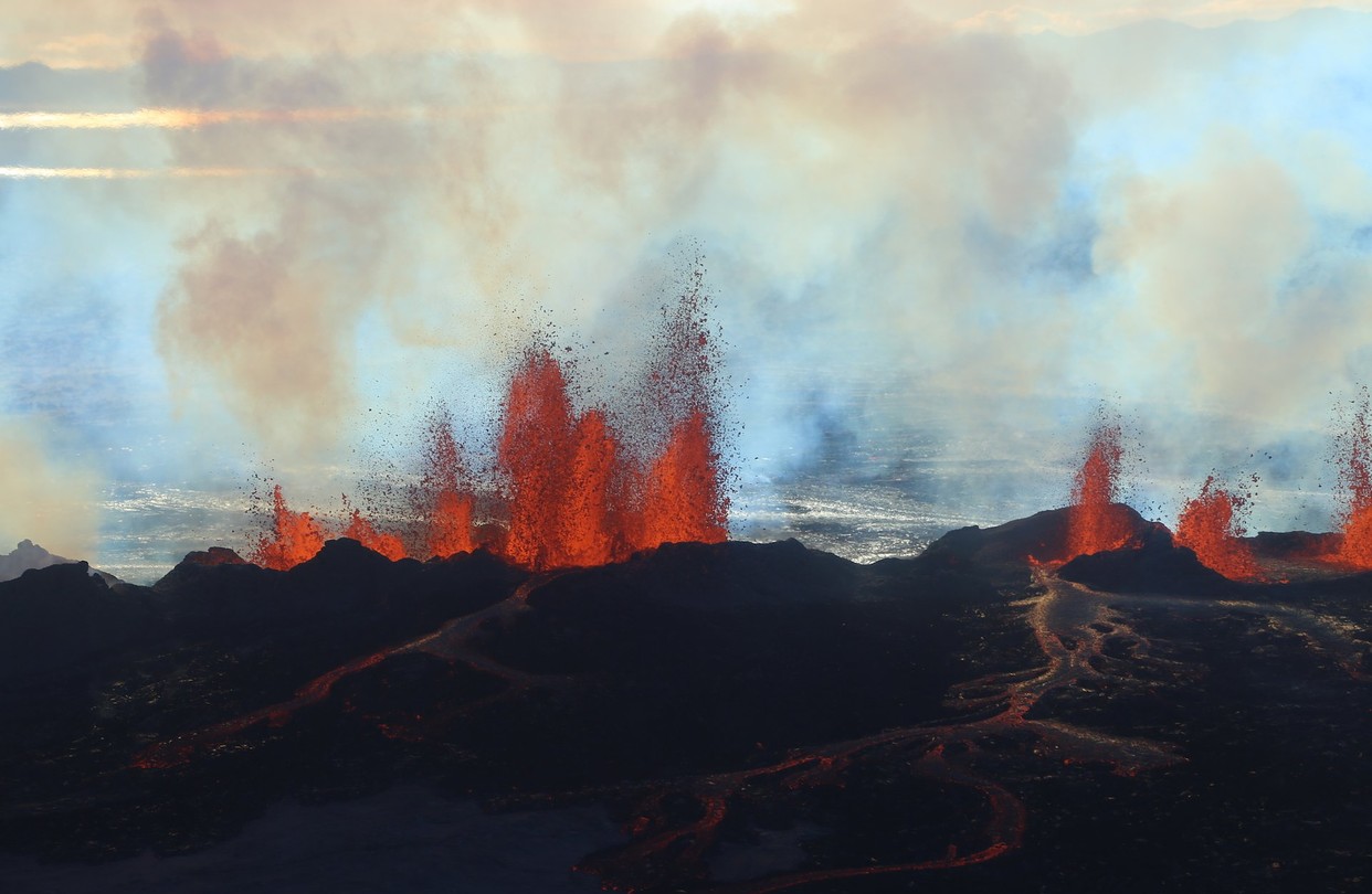 do volcanos emit dangerous gases