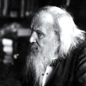 how did dmitri mendeleev arrange his new periodic table of the elements by weight and chemical properties