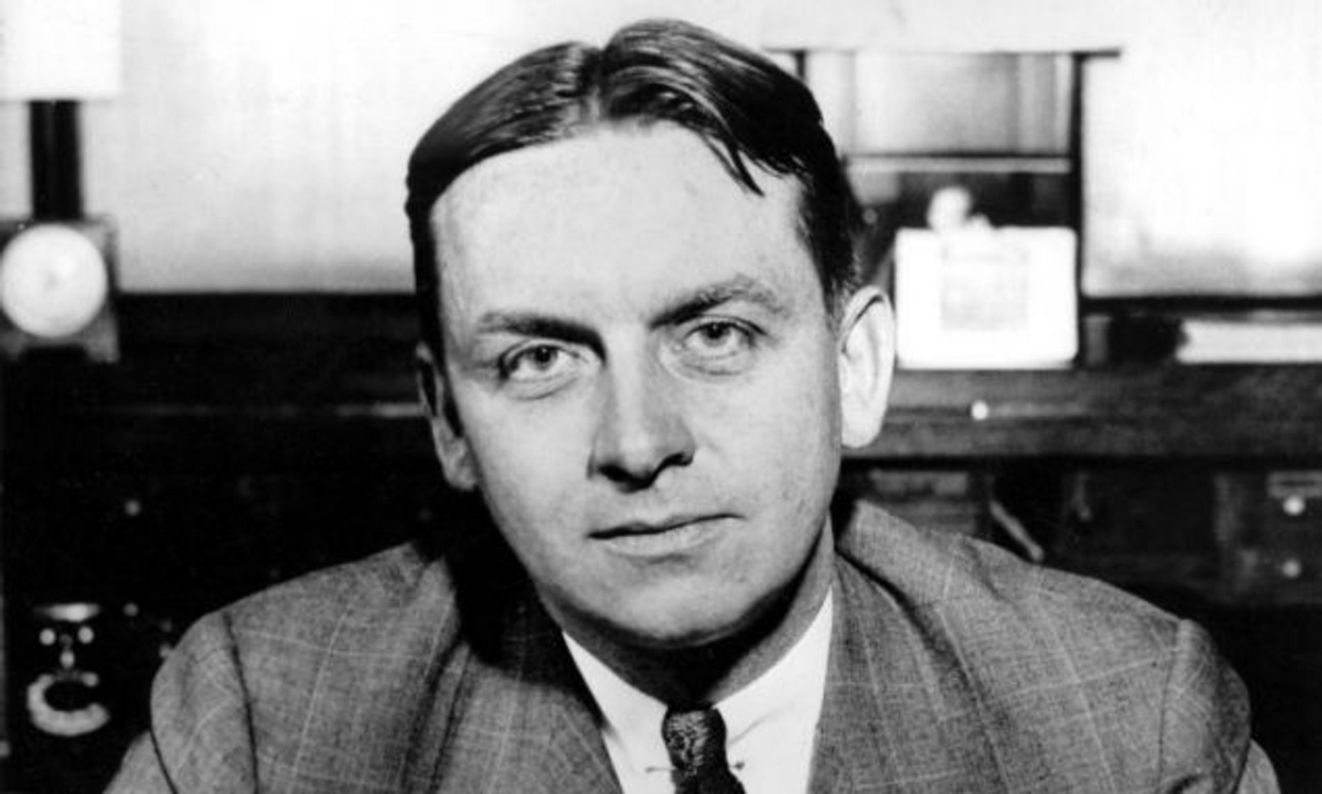 how did eliot ness and the feds put al capone in jail