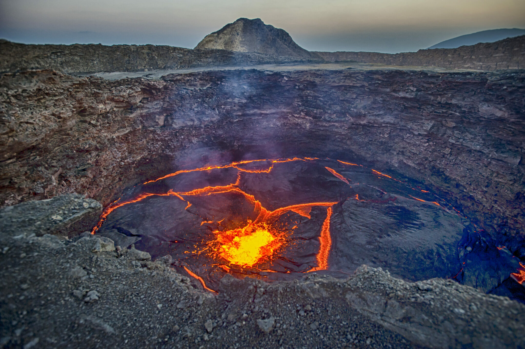 how did land on planet earth develop and how did volcanic activity and basalt help create the earths crust scaled