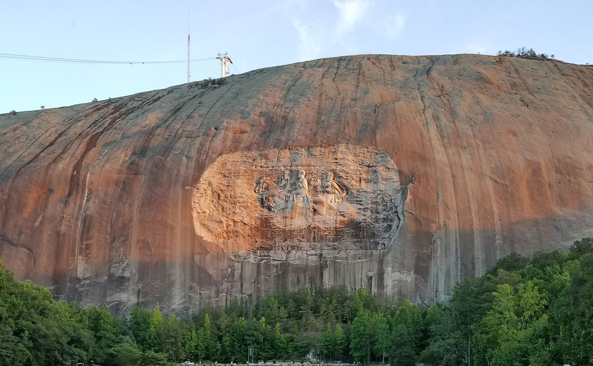 how did stone mountain in georgia form and what is the largest bas relief in the world