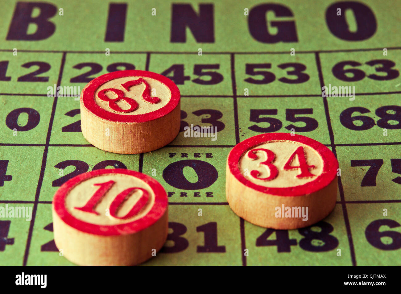 how did the bingo card game get its name and how many ways can you win on a 90 number ticket