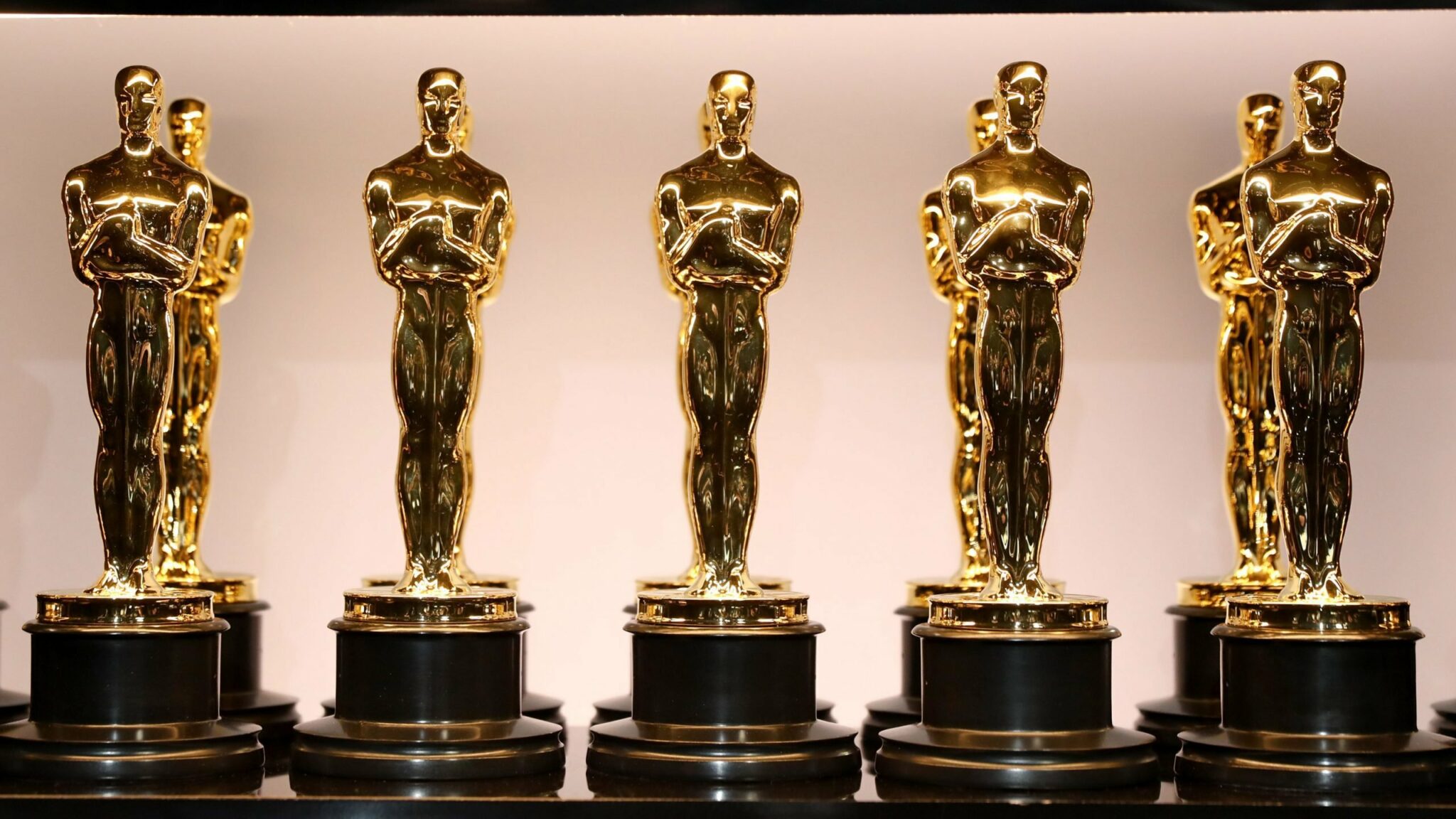 how did the oscars get its name and how did the academy award statuettes originate