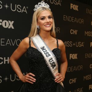 how do judges select contestants for the miss america pageant
