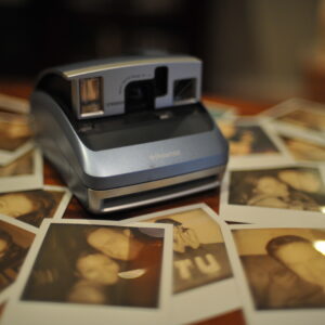 how do polaroid instant photos work and develop before your eyes scaled