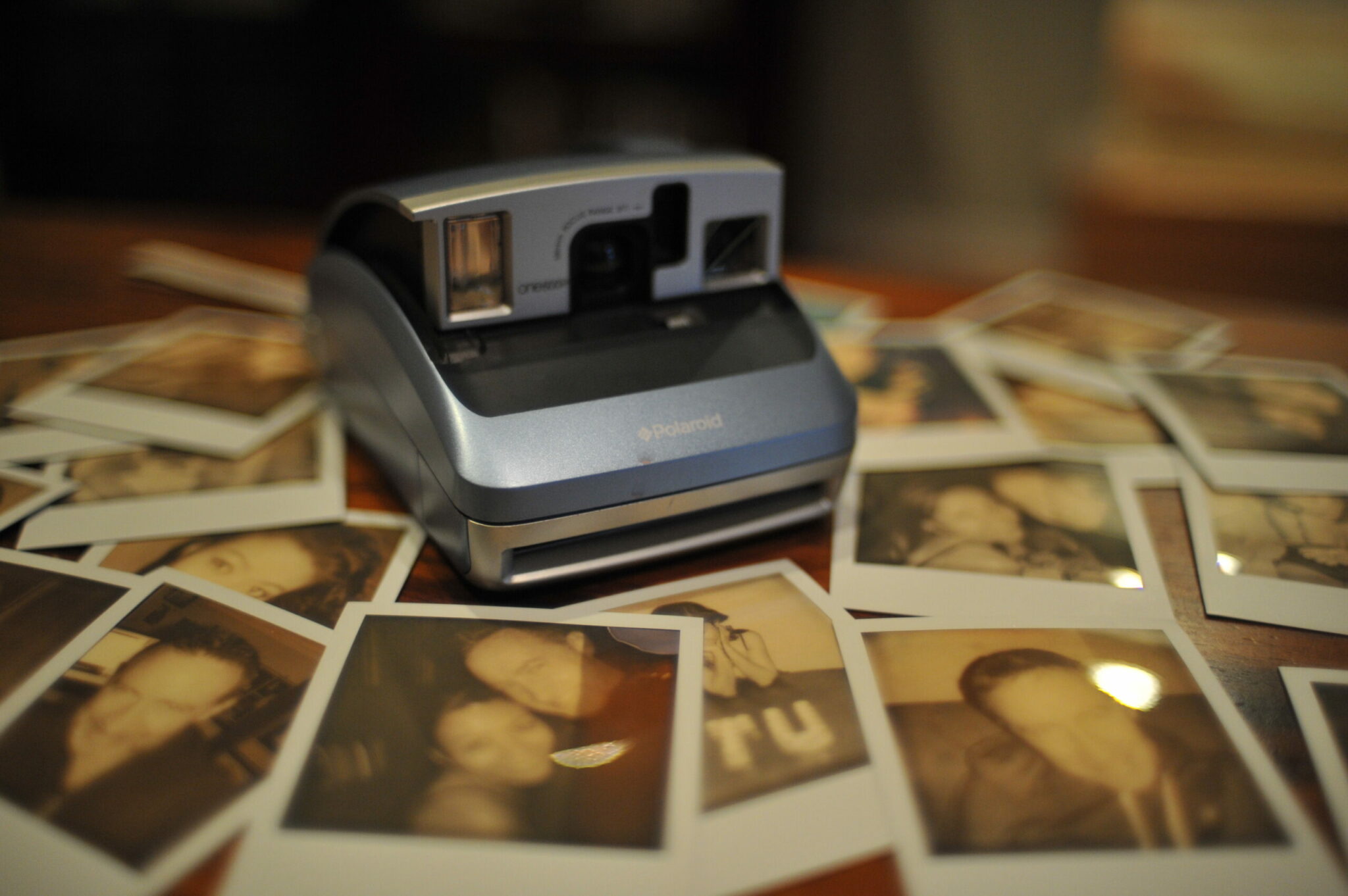 how do polaroid instant photos work and develop before your eyes scaled