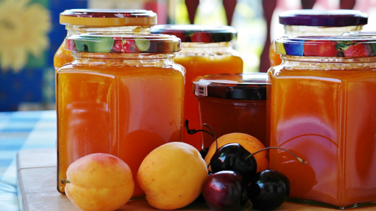 how does sugar preserve fruits and berries when making jams and preserves
