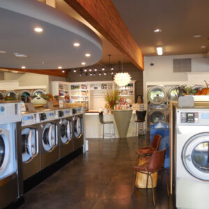 how does the laundromat sort and track laundry for all its customers