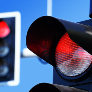 how does the traffic control department time stoplights to keep traffic moving efficiently
