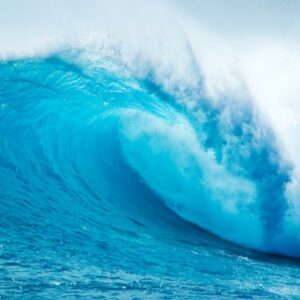 how far do waves in the ocean travel before they lose energy and why do waves get smaller after a while