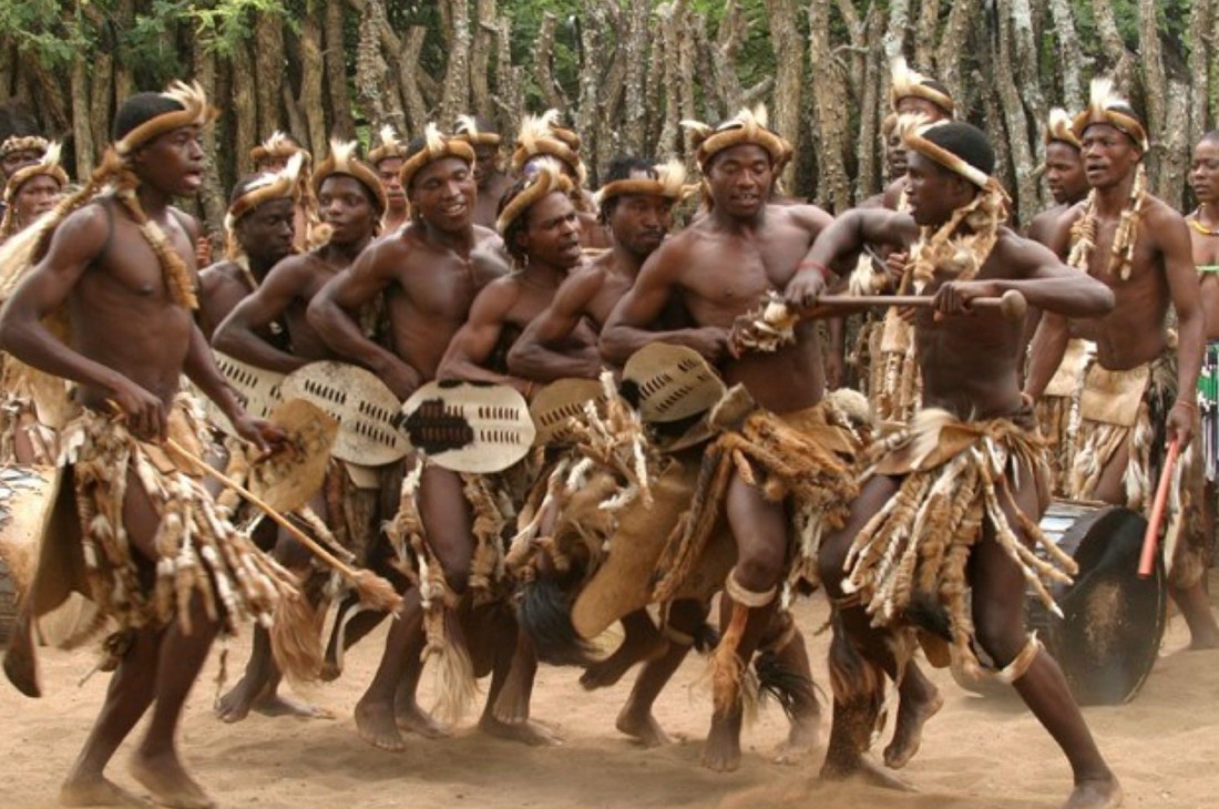 how is the war dance of the zulu warriors performed