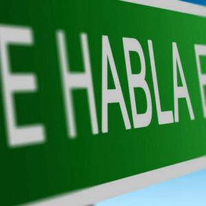 how many hispanics live in new york and what does se habla espanol mean in spanish