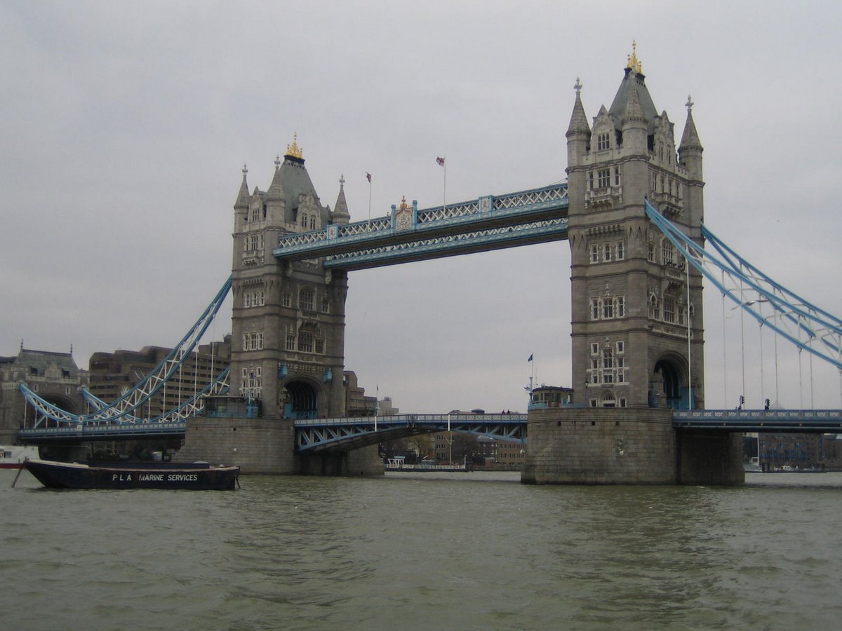 how old is londons tower bridge and is it older than london bridge