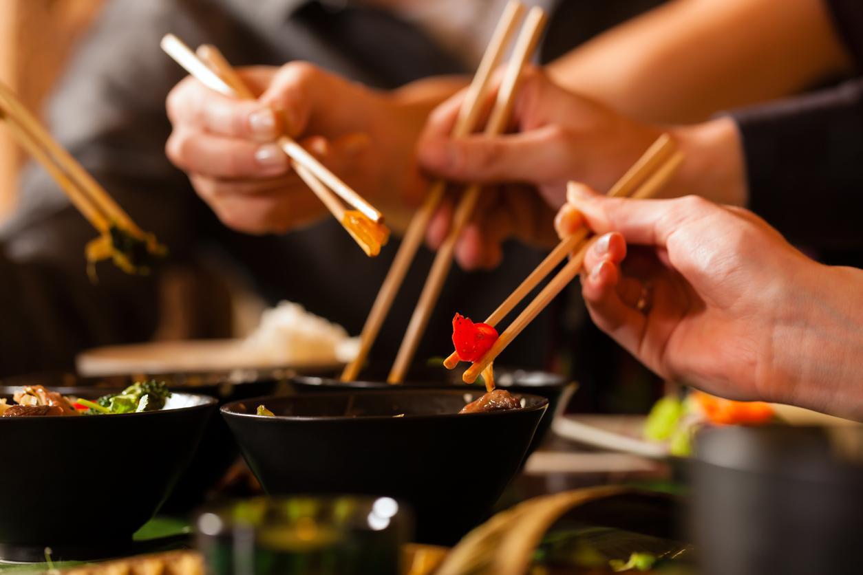 how to eat chinese food with chopsticks even if you have not used them before