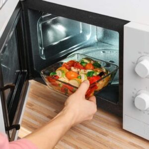 is it dangerous to heat water in a microwave oven