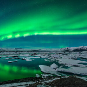 what are auroras what causes auroras and why do auroras appear above the arctic and antarctic