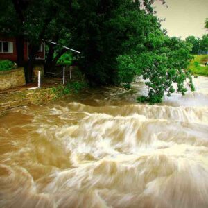 what are flash floods and what causes them