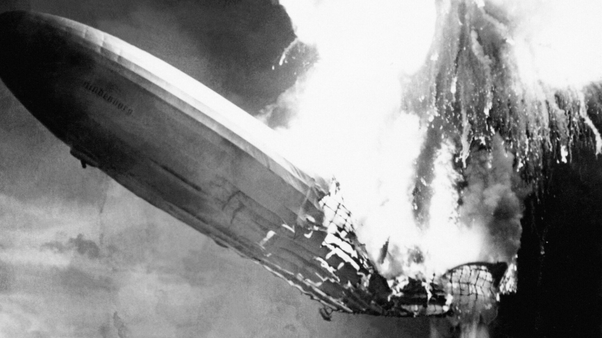 what caused the fire that destroyed the hindenburg in 1937 scaled