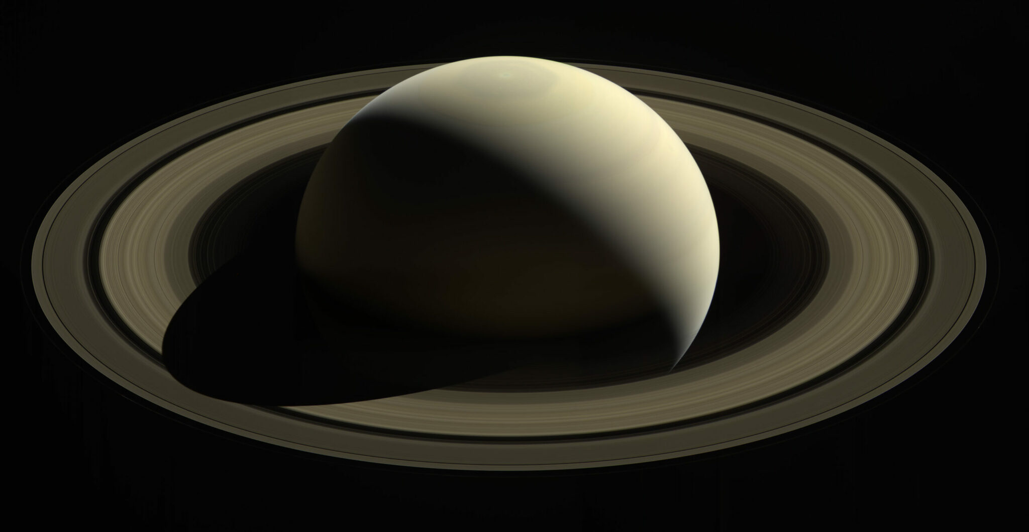 what is saturn made of and how is saturns composition of hydrogen and helium similar to the planet jupiter scaled