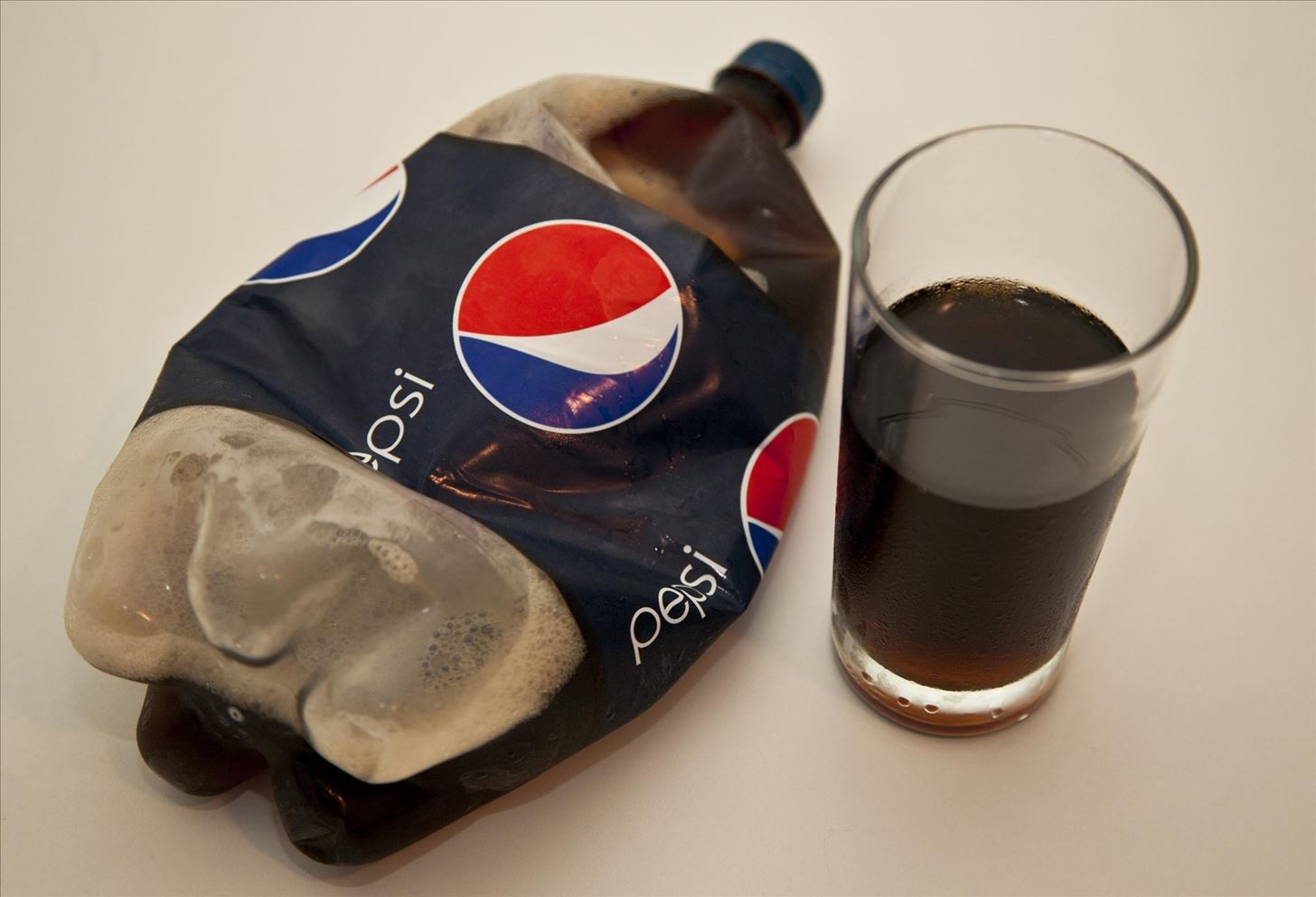 what is the best way to keep soda pop from going flat