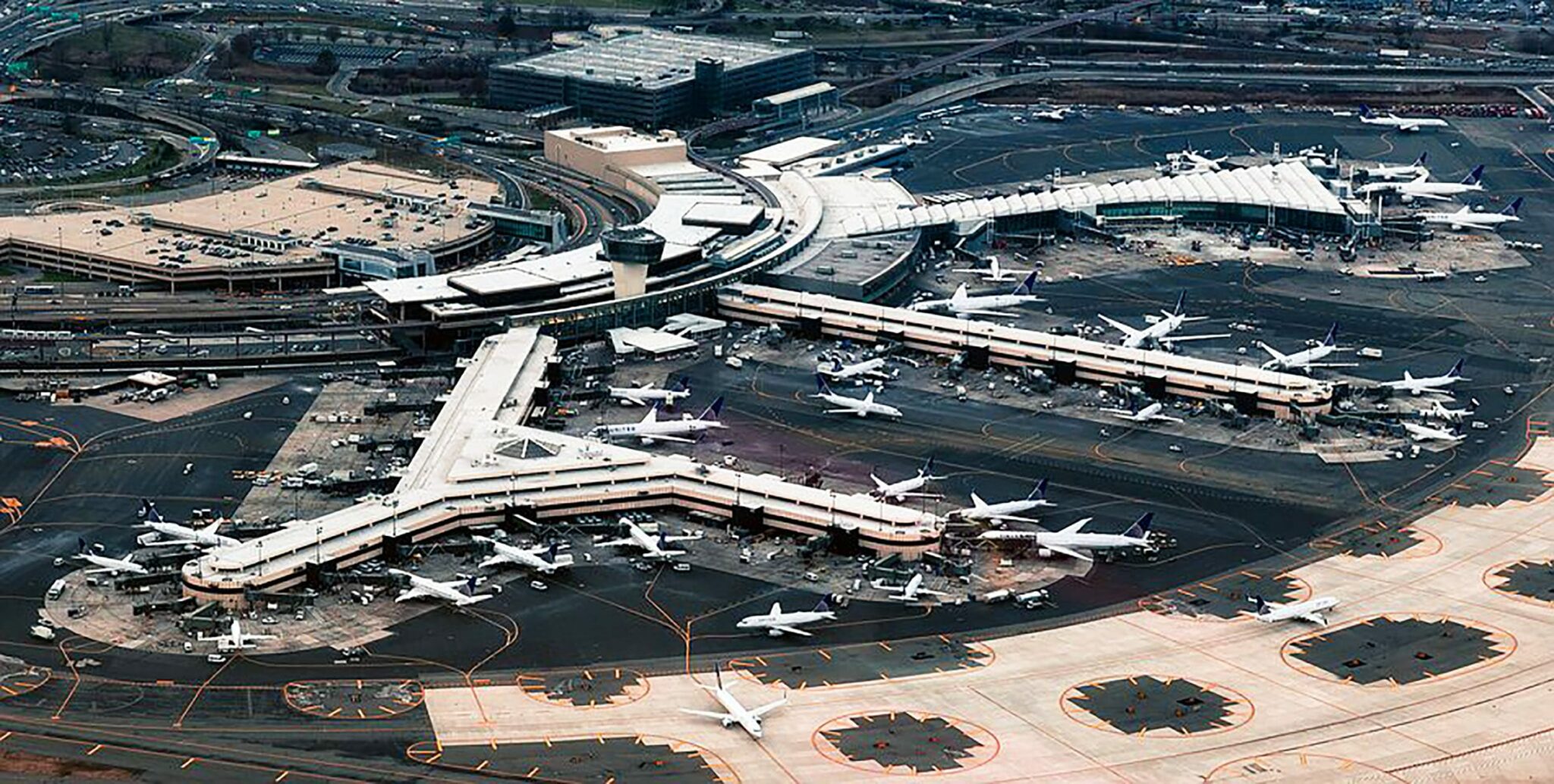 what is the busiest airport in the united states and which is the second busiest airport