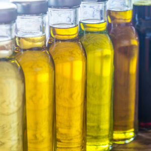 what is the difference between edible oils and inedible oils and where do they come from