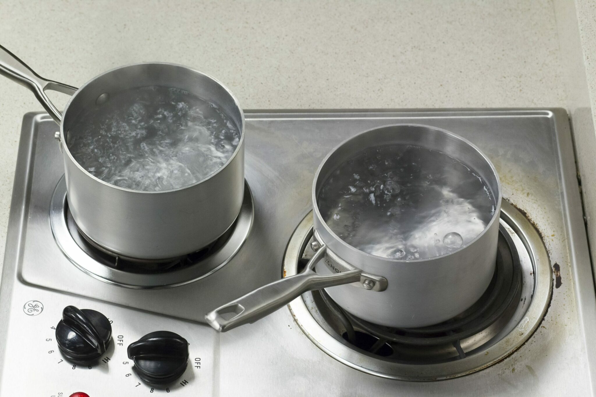 what is the difference between simmering and boiling water scaled