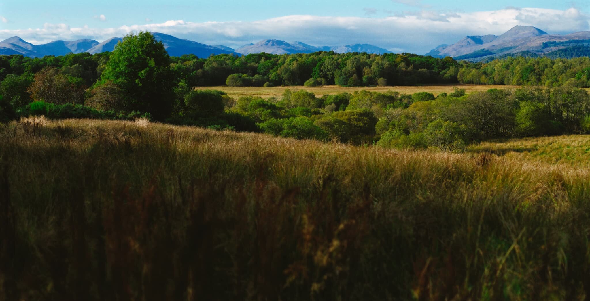 what is the difference between the high road and the low road in the scottish song loch lomond