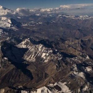 what is the longest continental mountain range in the world and where do the andes mountains begin and end