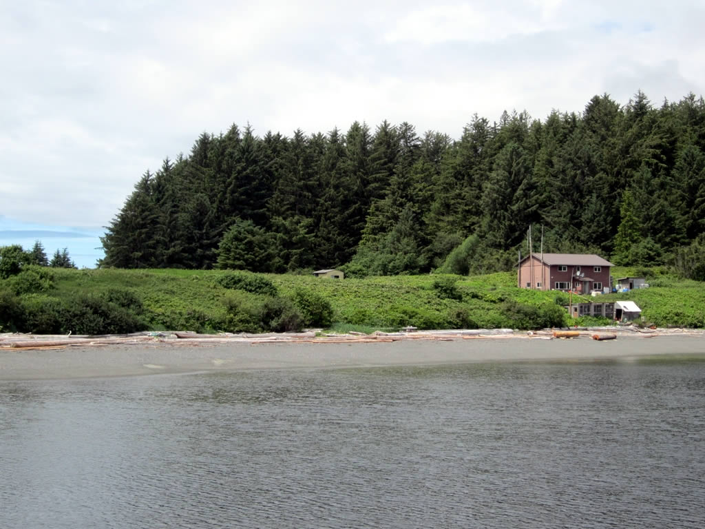 what is the nootka whale house used for and why did medicine men perform ceremonies inside