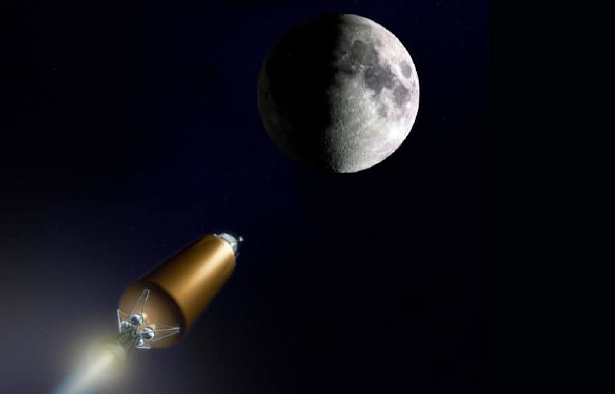 what was the first soviet spacecraft to fly by the moon and when did luna 2 reach the surface of the moon