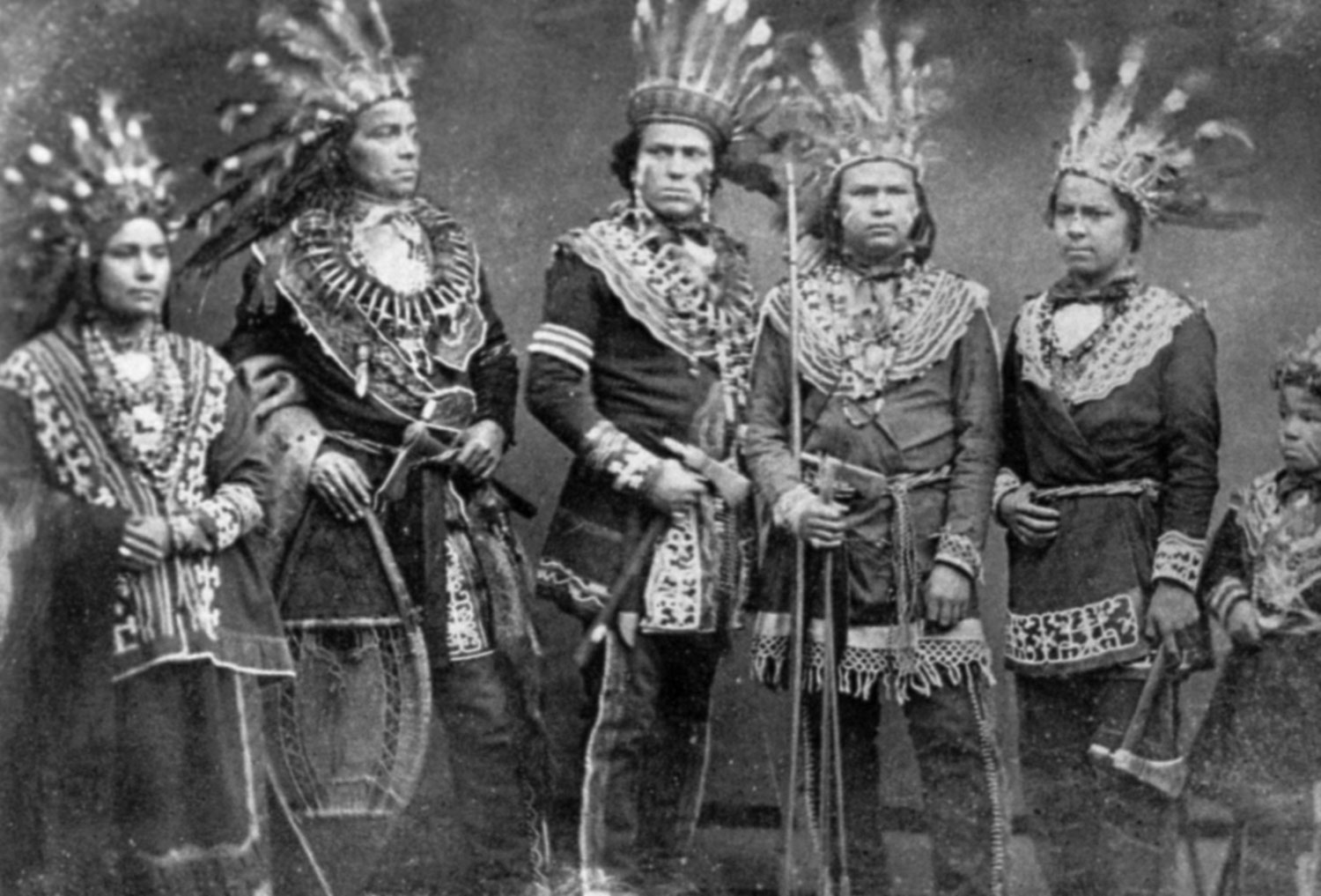 what was the midewiwin and who were healers of the grand medicine society in the ojibwa tribe