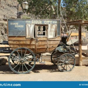 what was the speed of a stagecoach in the old west
