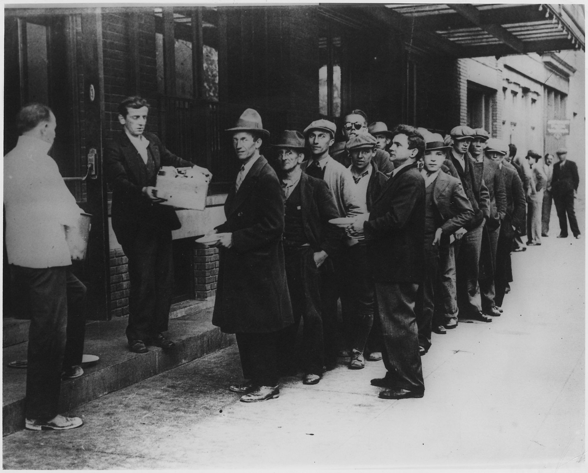 what were some of the social programs created under the new deal in the 1930s