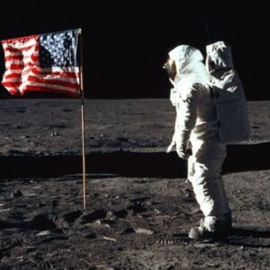 when did the first humans land on the moon and how many astronauts were on the the apollo 11 mission