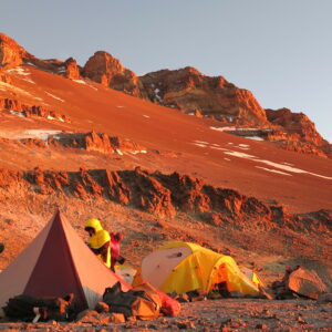 where are the highest and lowest points in south america and how tall is mount aconcagua in the andes scaled