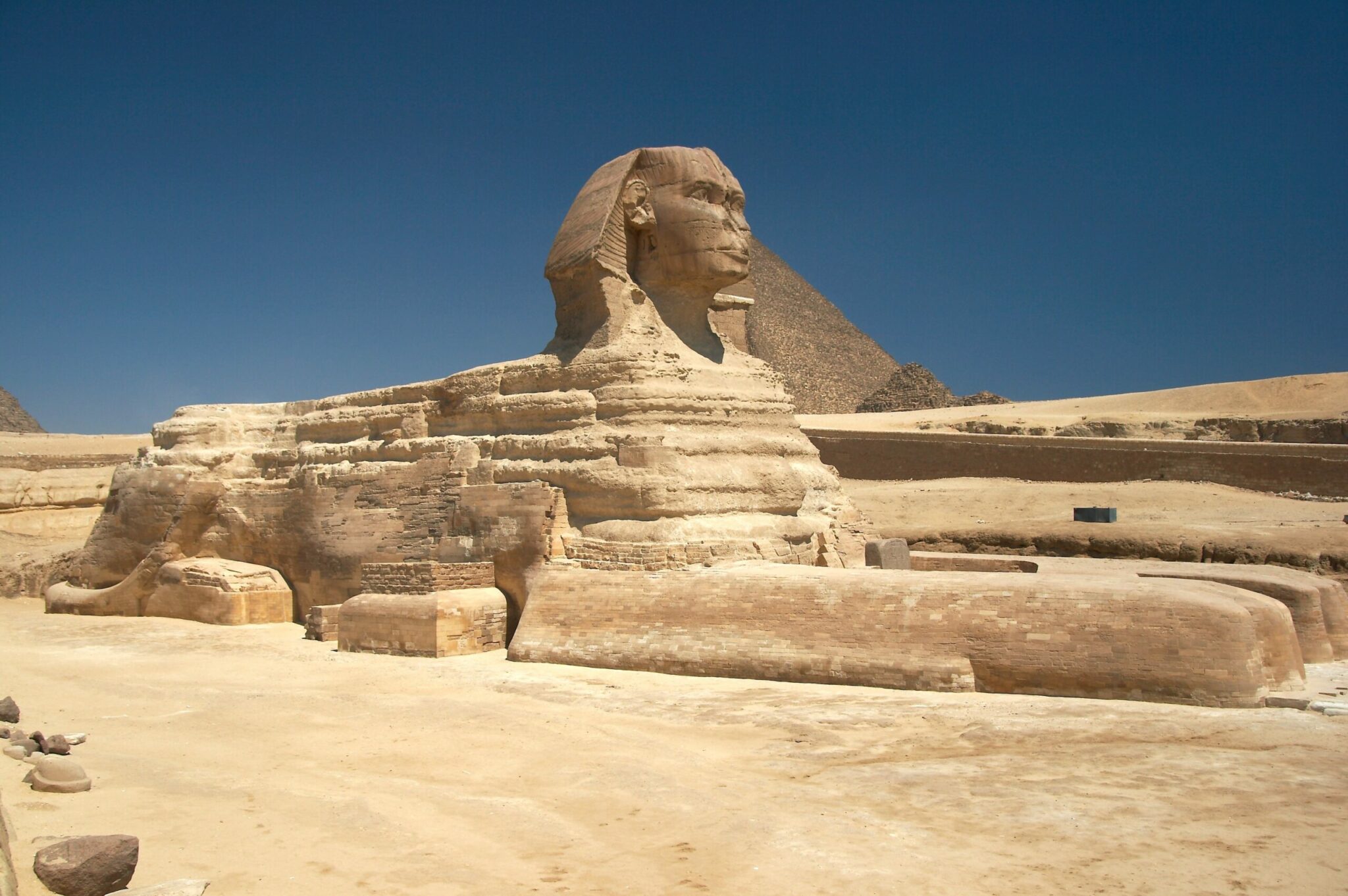 where does the name sphinx come from and what does the word sphinx mean in greek scaled