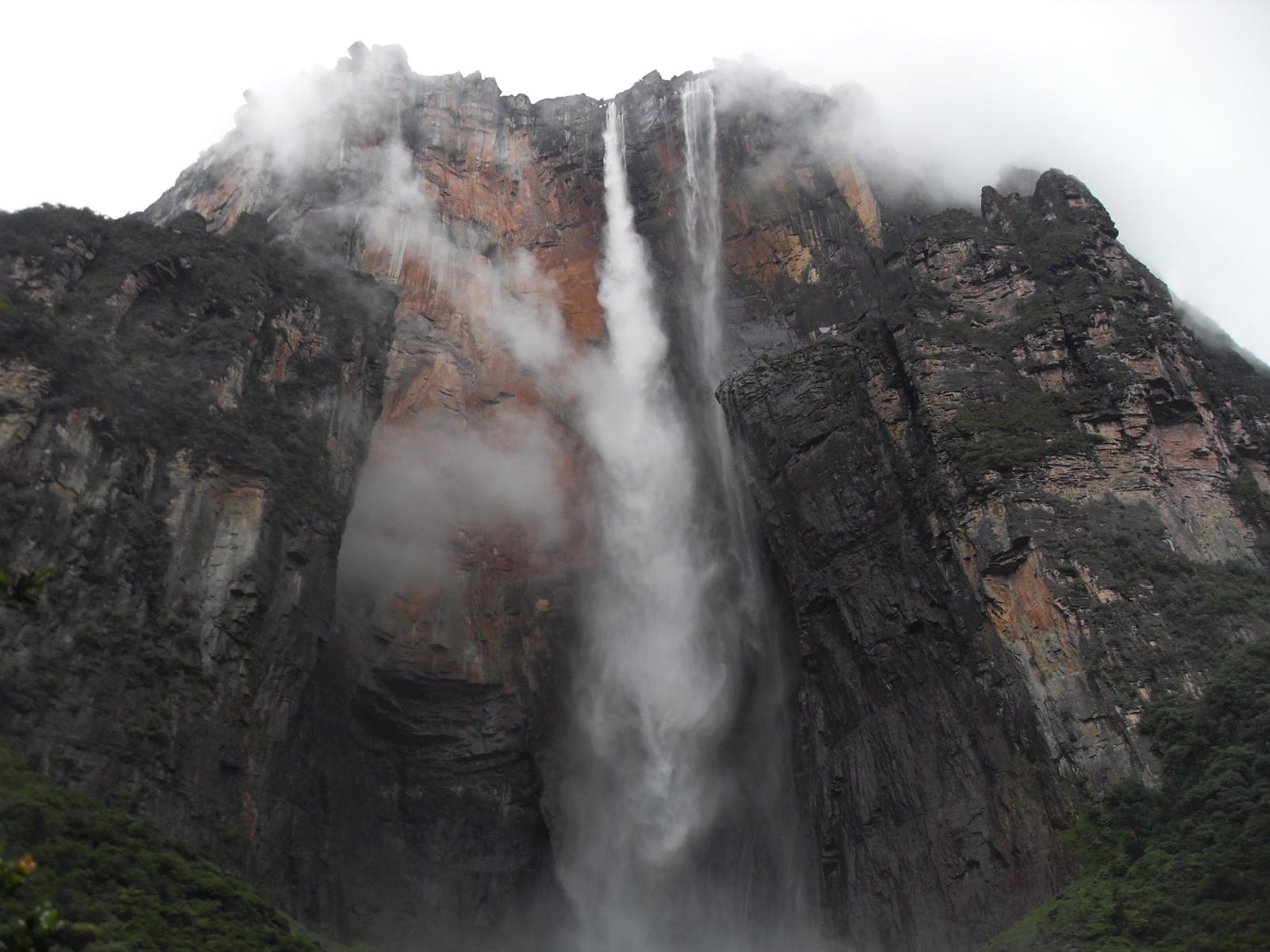 where is the highest waterfall in the world and when did jimmy angel discover angel falls in venezuela