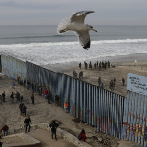 where is there a wall or fence along the border that separates mexico from the united states scaled