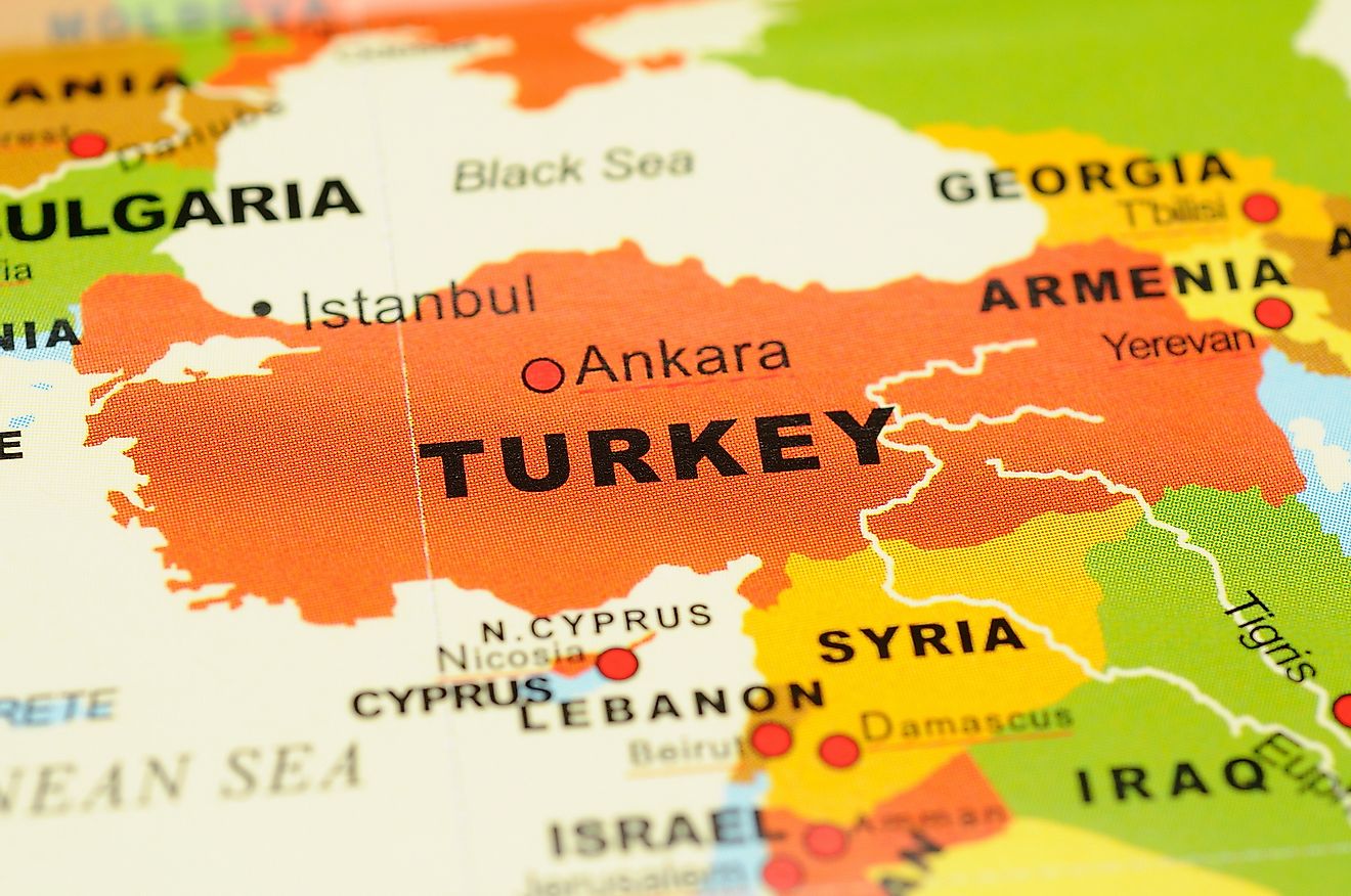 where is turkey located in the middle east and which part of turkey lies in europe