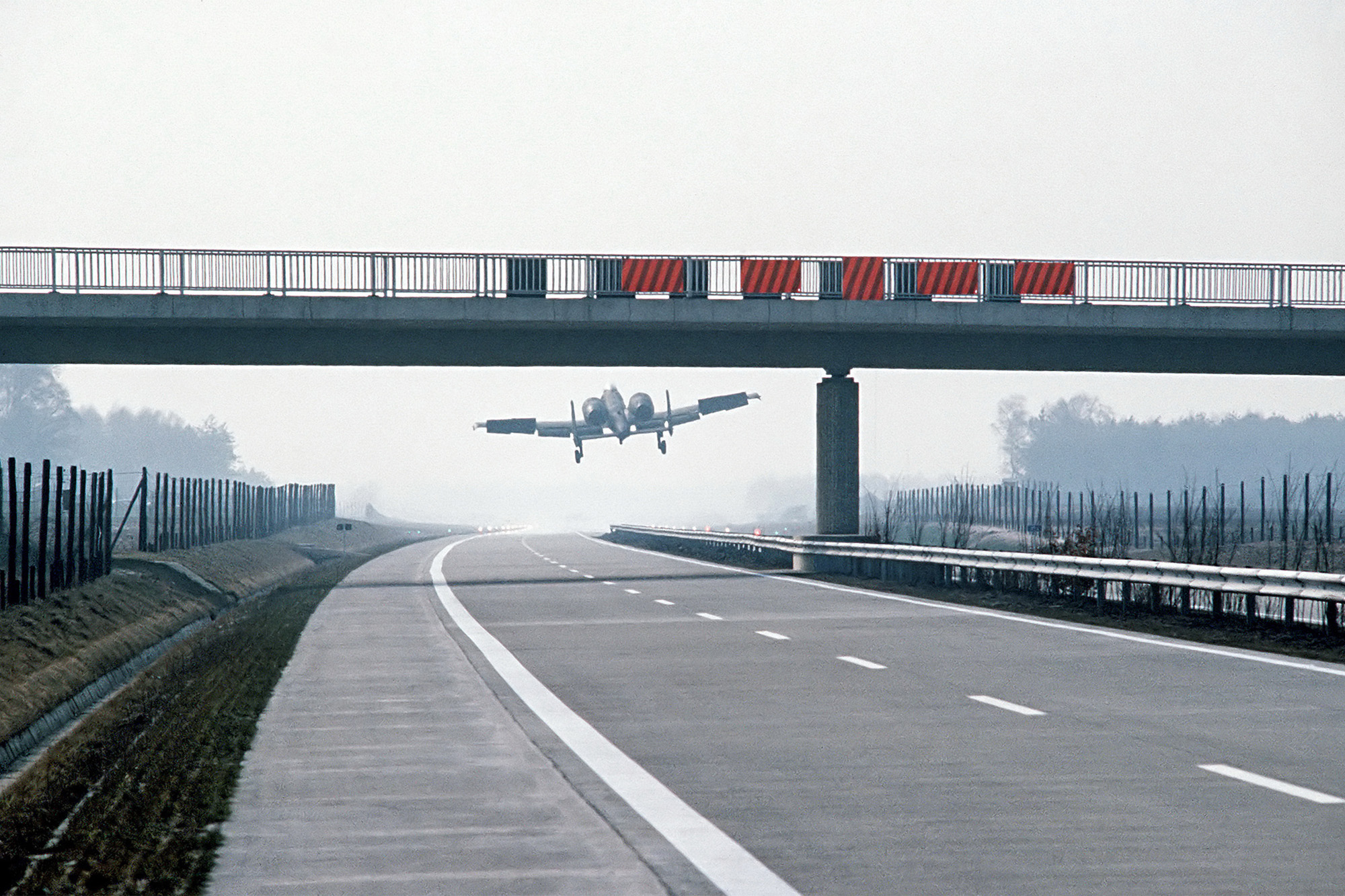 which highway systems in the world are designed to be emergency runways during war