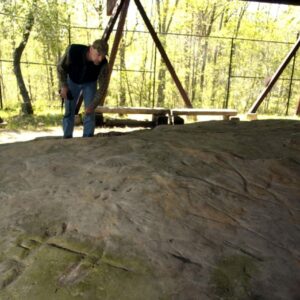 who carved the jeffers petroglyphs in minnesota and where did the carvings come from