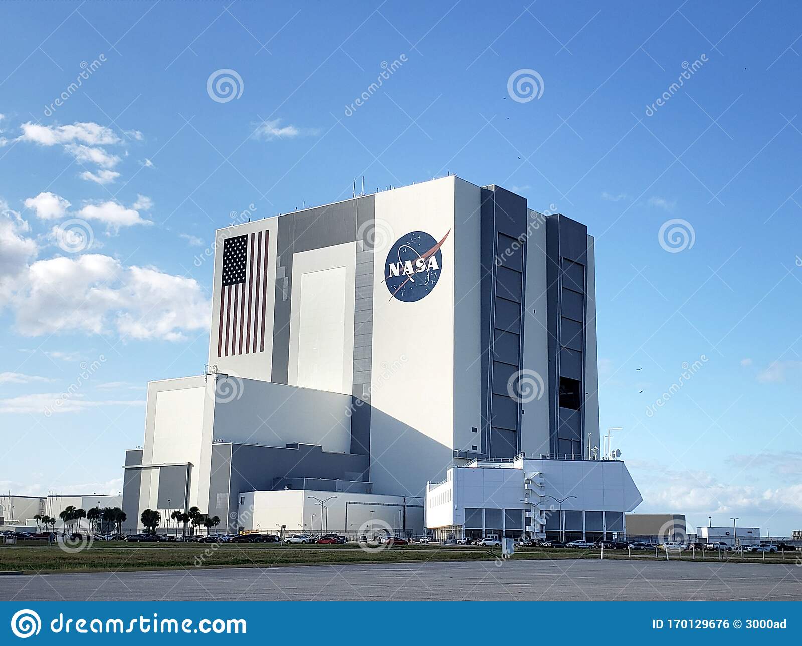 why did nasa choose cape canaveral florida for a launch site for missions in space