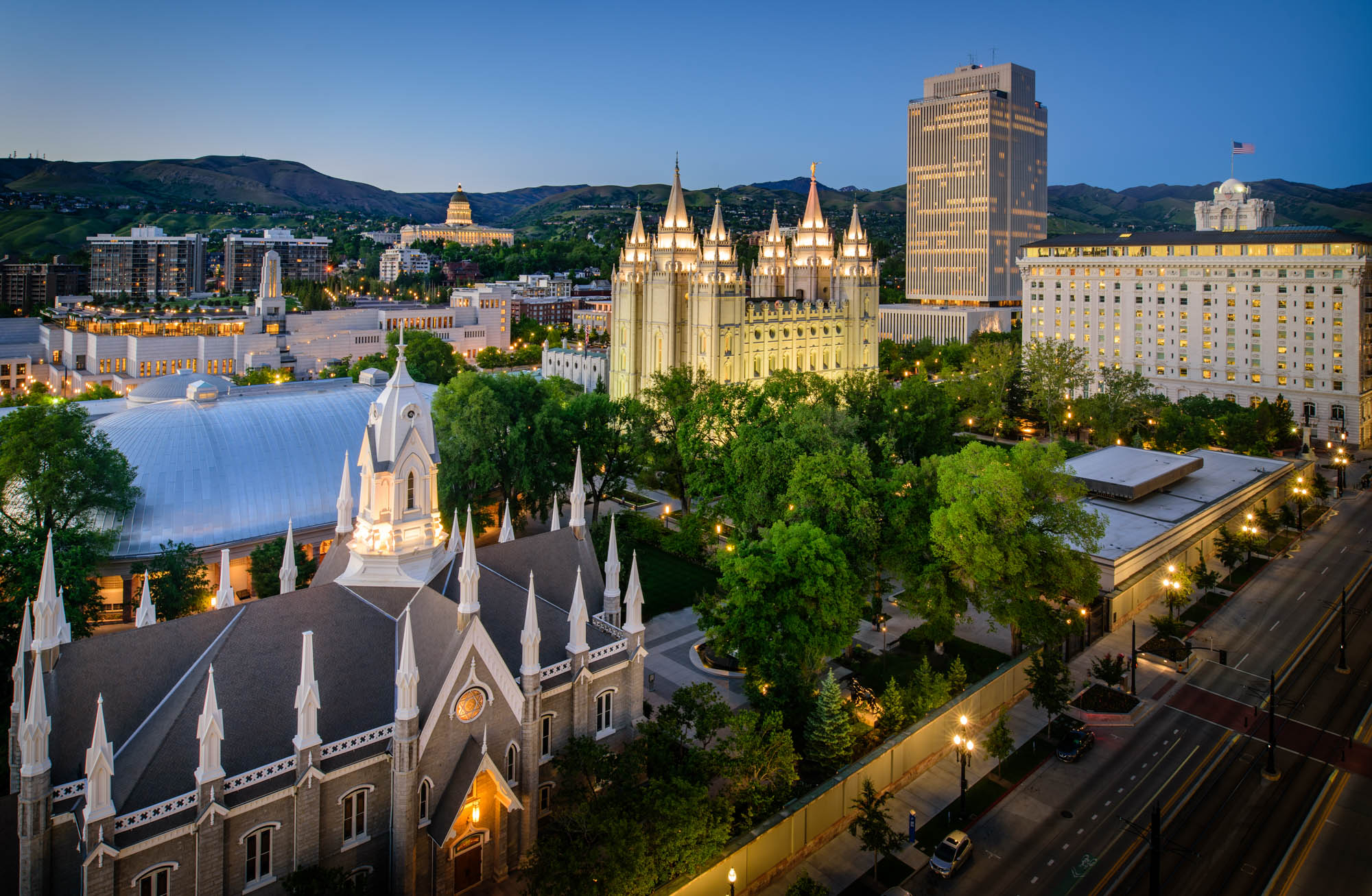 why did the mormons settle in utah and when did brigham young build a settlement in great salt lake city