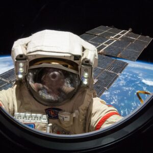 why do astronauts who stay in space for a long time lose muscle and bone mass scaled