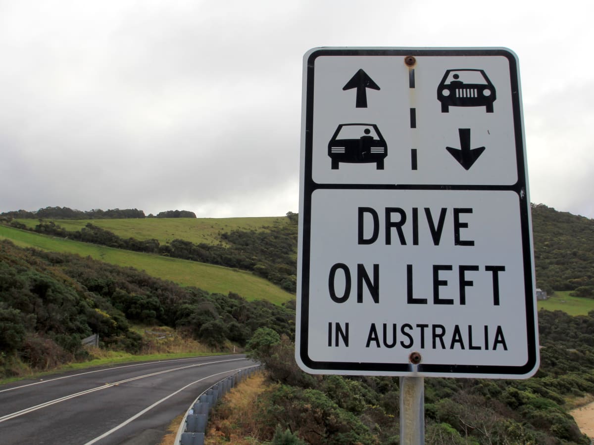 why do people drive on the left in some countries and on the right in others
