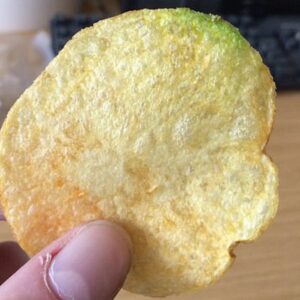 why do some potato chips have green edges and are they safe to eat