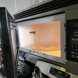 why does my microwave oven sound as if its turning on and off all the time