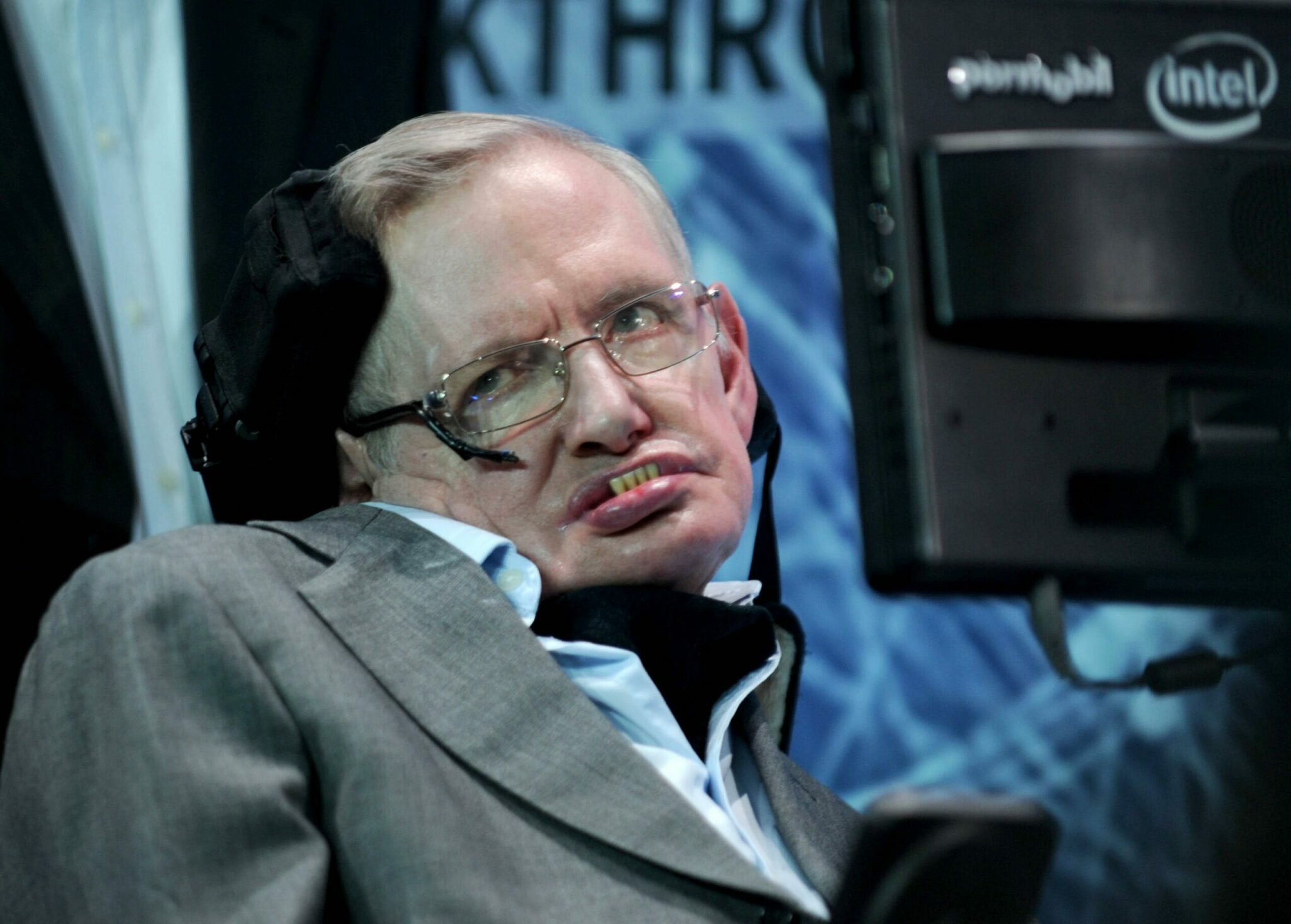why does stephen hawking believe there is a single unified theory that explains everything in the universe scaled