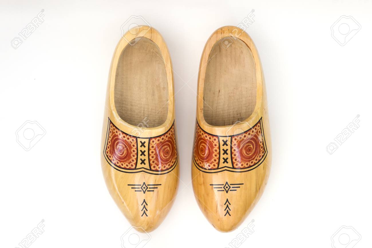 why do the dutch wear wooden shoes